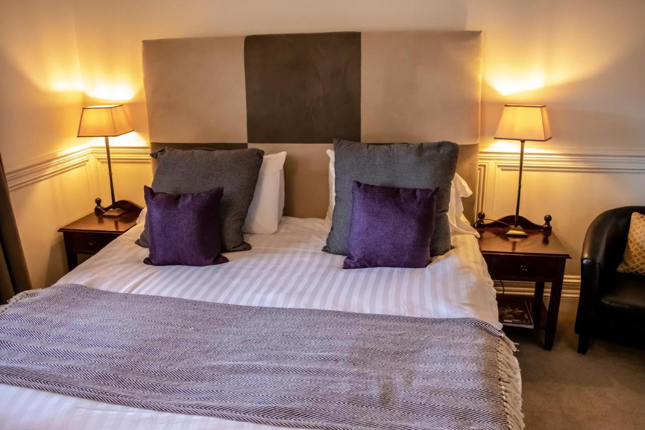 The Lord Bute Hotel Highcliffe Bagian luar foto